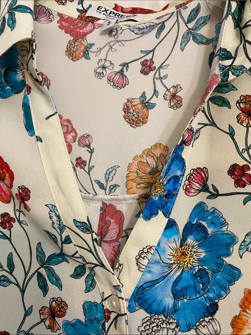 Express Sleeveless Floral Button-Up Top in Cream, Blue, Red, Yellow - Picture 6 of 7